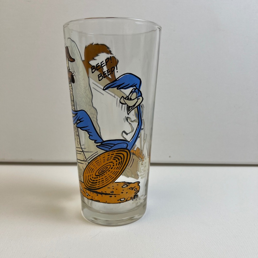 Vintage Pepsi Collector Series Looney Tunes Wile E Coyote Road Runner Glass
